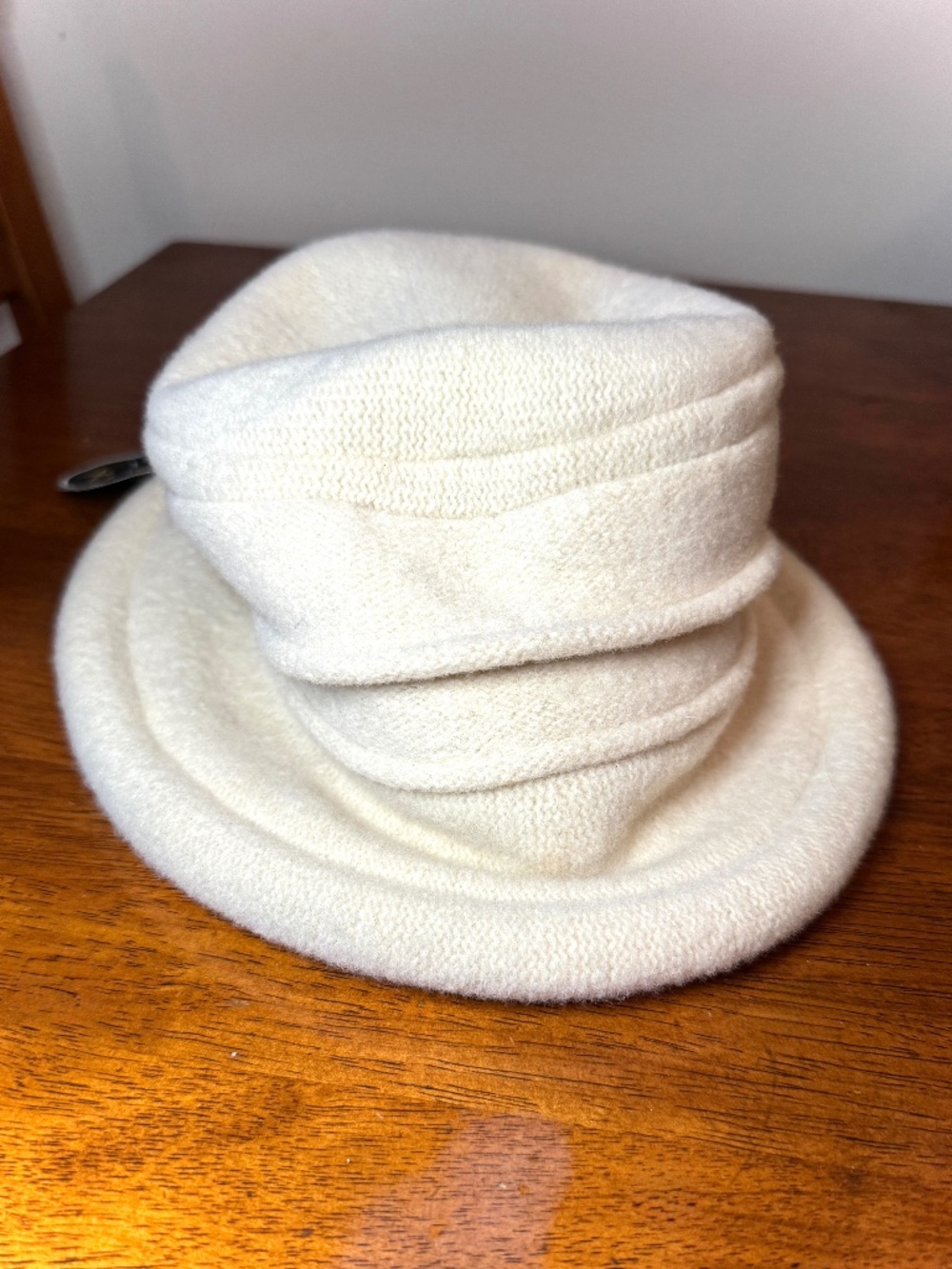 Scala 100% Boiled Wool Cloche Hat Ivory NWT Packable